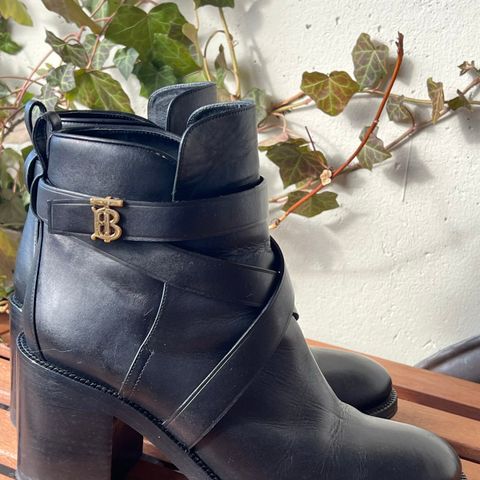 Burberry Boots - Pryle Leather Ankle