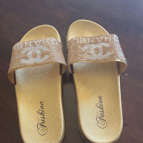 dame sandal