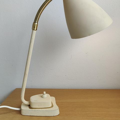 Bordlampe fra Solbergs fabrikker