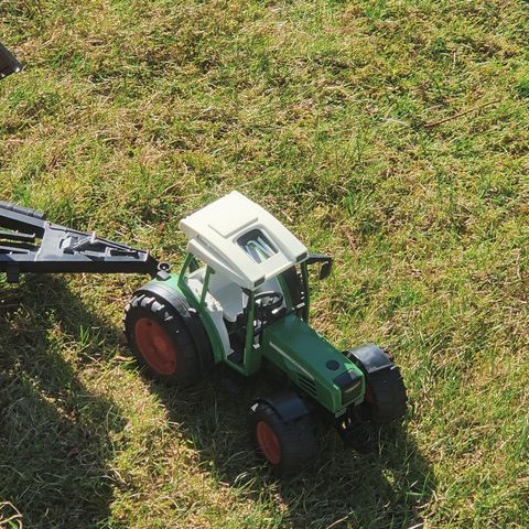 Traktor Fendt leke i plast med henger