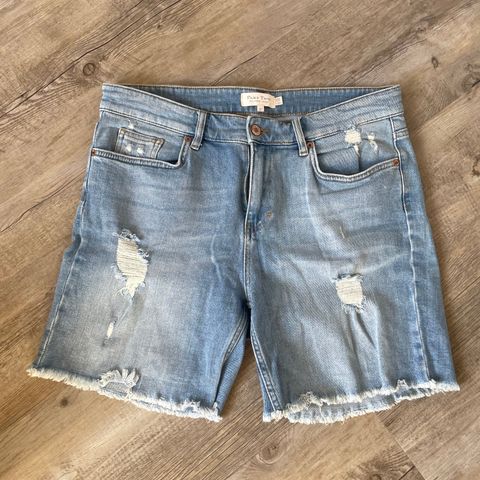 Ola Shorts fra Part Two str 31(40)