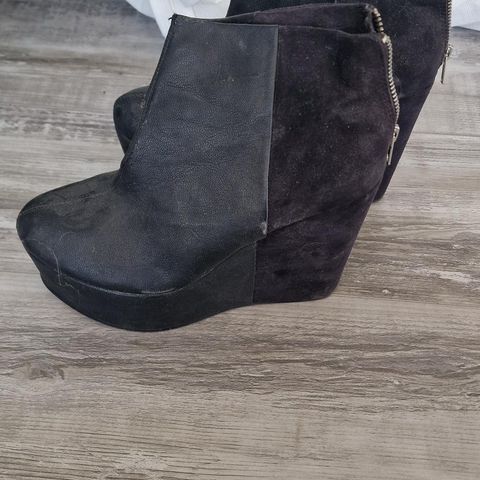 Platå wedge heels