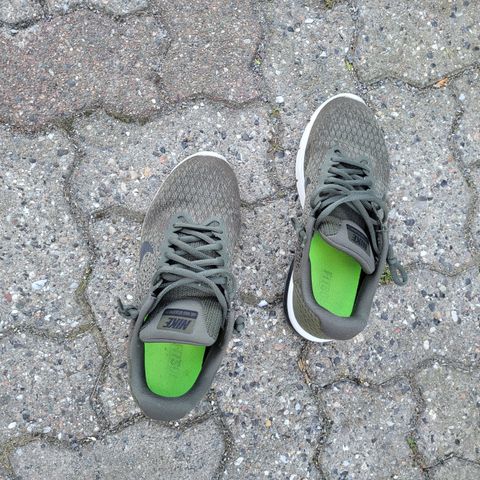 Nike sneakers/joggesko