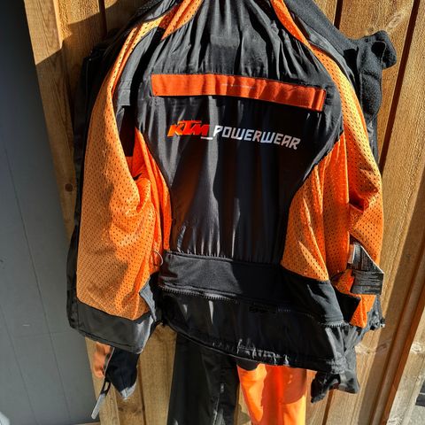 MC dress KTM Str M