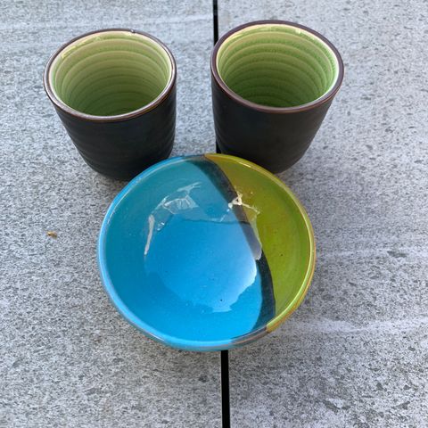 Keramikk kopper og skål