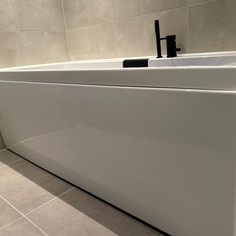 panel til badekar