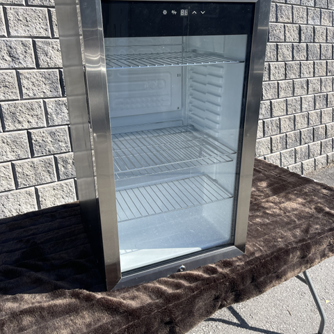 Vinskap - kjøl med glass dør - stål