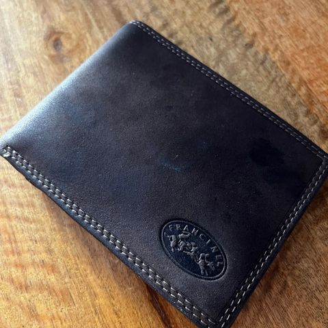 Klassisk brun lommebok i semsket skinn