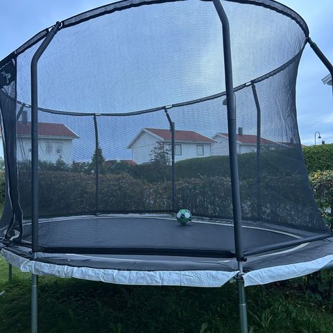 Oval trampoline 3x4,6 meter