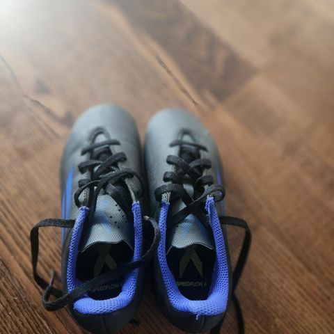 Adidas fotball sko