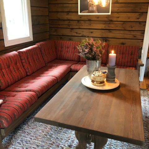 Hytte sofa fra Skjåk