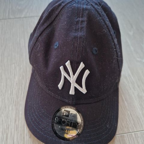 New York Yankees cap infant