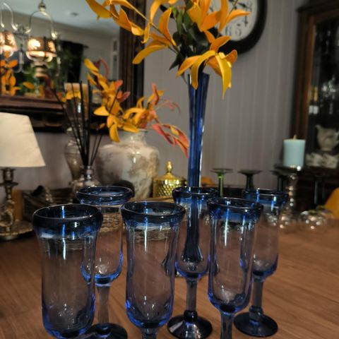 Munnblåste kunstglass fra galleri Havstad, stett glass, cobolt blå