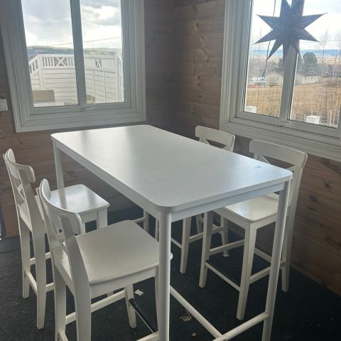 IKEA stoler og bord