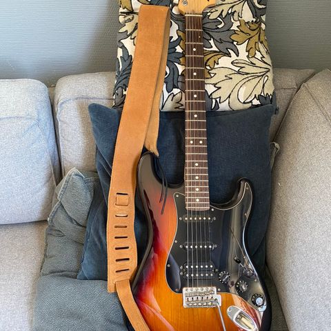 Fender American Special Stratocaster HSS 3 Tone Sunburst RW 0115700300