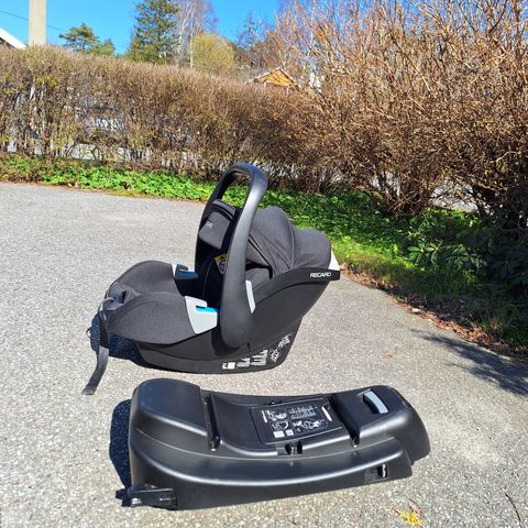 Recaro guardia bilsete med isofix til salgs.