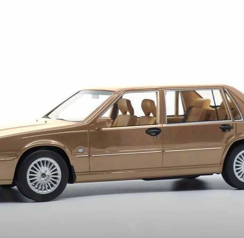 Volvo S90 - 1998 - Gull metallic - DNA Collectibles Limited Edition - 1:18
