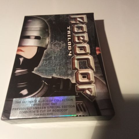 Robocop 1-2-3.     Norske tekster