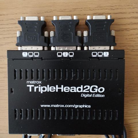 Matrox TripleHead2Go - 3 skjermer på en DVI eller VGA