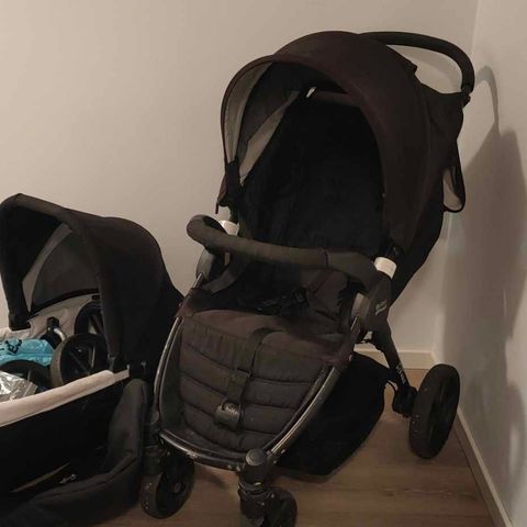 Britax B-agile stroller with bassinet and extra wheels