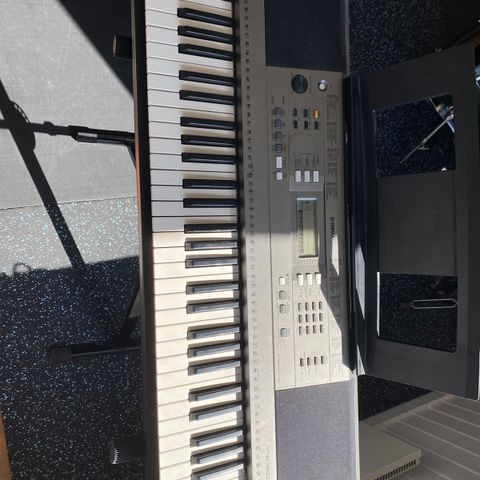 Yamaha Keyboard pent brukt, selges!