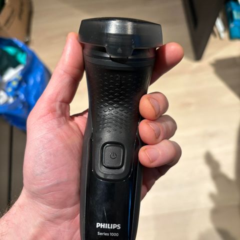 ELECTRIC SHAVER