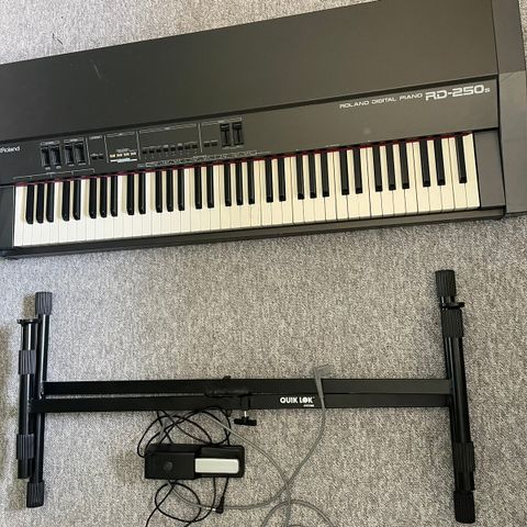 Roland digital piano RD-250s