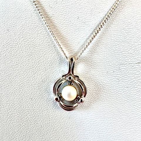 Sølv halskjede med perle
