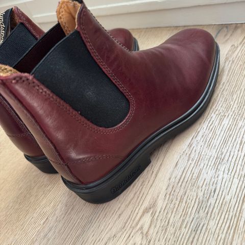 Blundstone boots redwood