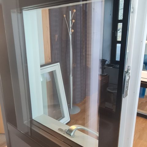 Billig vindu fra utstilling: INVI glassfront toppstyrt BxH = 499 x 599 mm