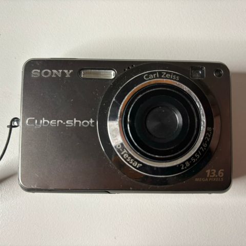 Sony Cybershot DSC-W300 Black Compact Digital Camera 13.6 MP