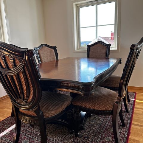 dining wood table expandable with 6 chairs
