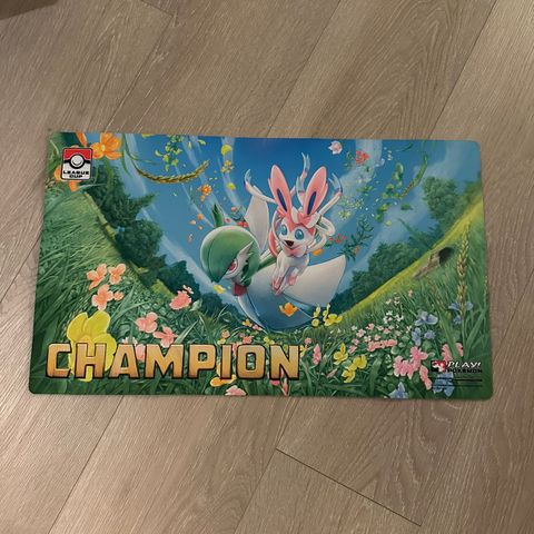 Pokemon Champion Playmat (Sylveon & Gardevoir)