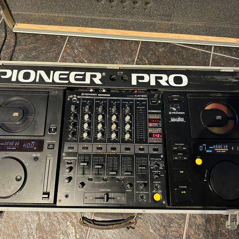 Pioneer DJ flight.