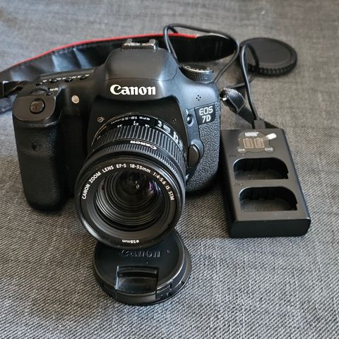 Kamera Canon EOS 7D  EFS 18-55mm