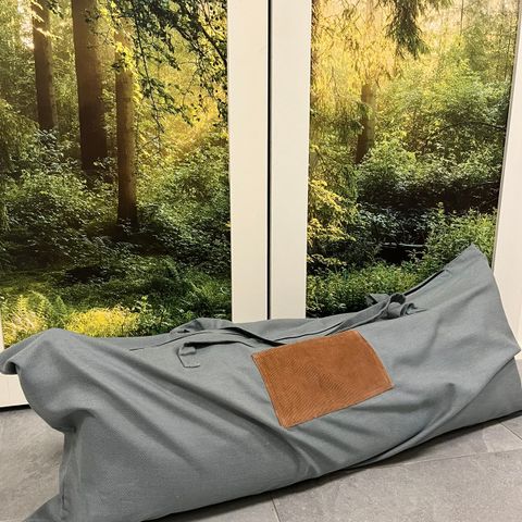 Yogabag. Bag til yogamatte: bred ullmatte. Yogasokker. Yogastrømper