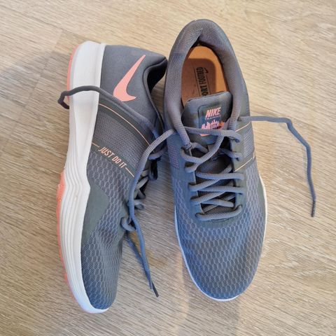 Nike joggesko