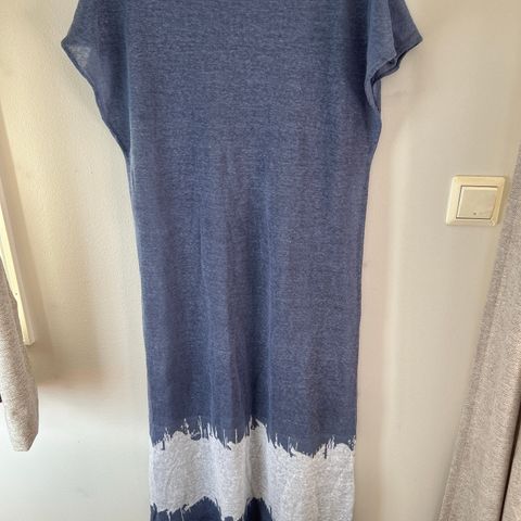 kjole lang fra Segal i jeansblå str XL . 90% Lin i fint tynt lingarn. Ikke brukt