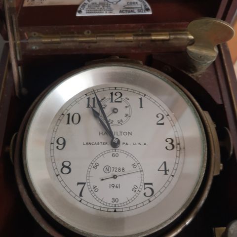 Hamilton crhonometer skipsur