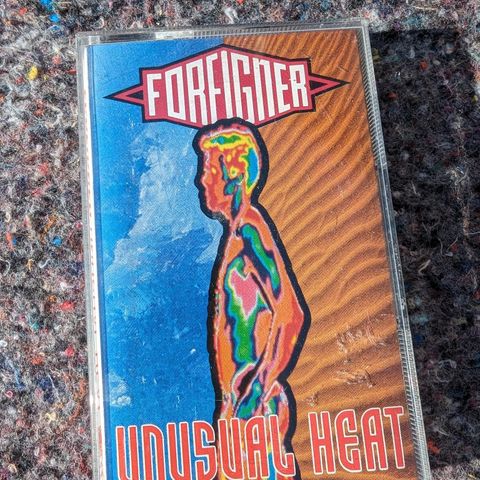 MC kassett "Foreigner - Unusual Heat"