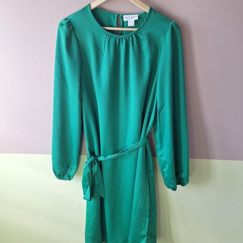 Grønn kjole Holly White