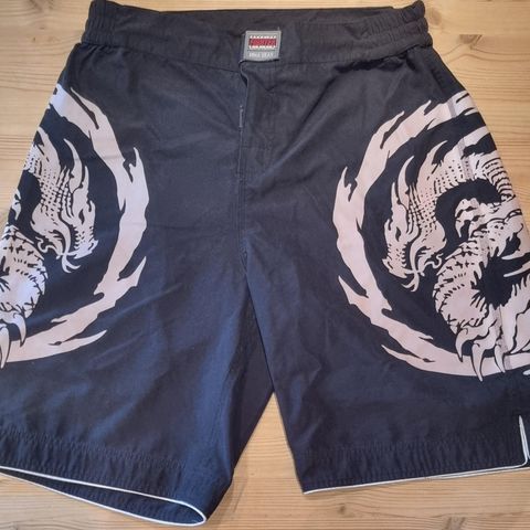 Fighter MMA shorts i størrelse S selges!