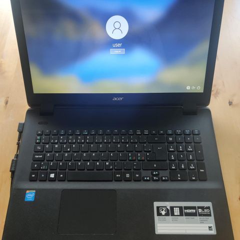 Acer Es1 700 series laptop