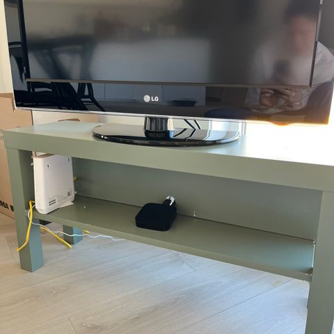 TV-benk «LACK» fra IKEA