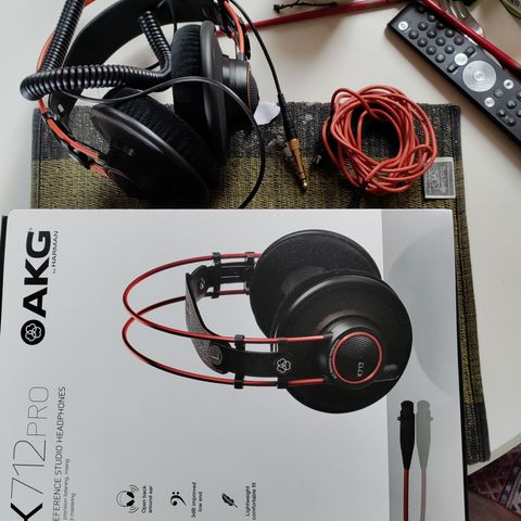 Nesten ny hodetelefoner, AKG k712 Pro nesten ubrukt