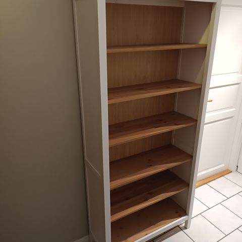 3 stk Hemnes bokhylle fra IKEA selges