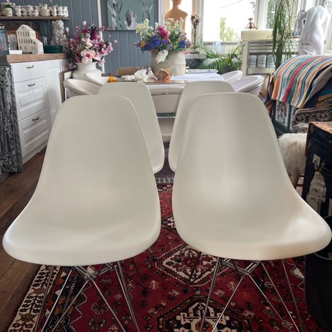 4 stk Vitra Eames Plastic chair by Charles & Ray Eames , i perfekt stand.
