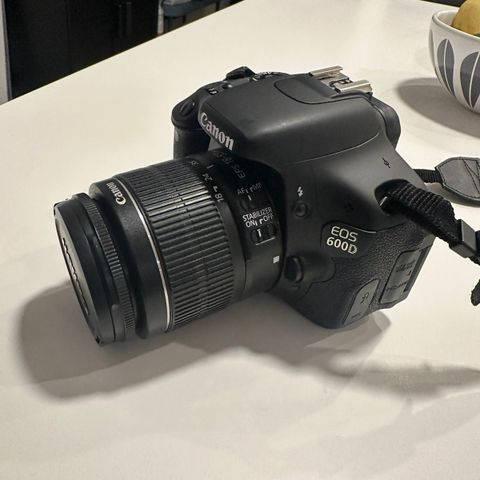 Canon EOS 600 d