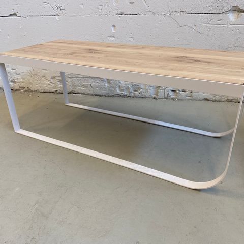 KUPP- SLEDE COFFEE TABLE Ygg &Lyng