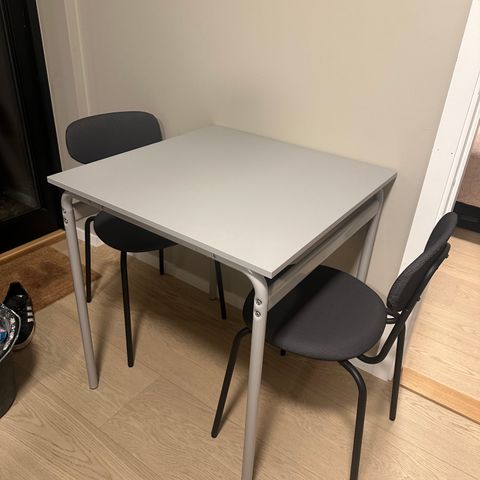 Spisebord med stoler IKEA